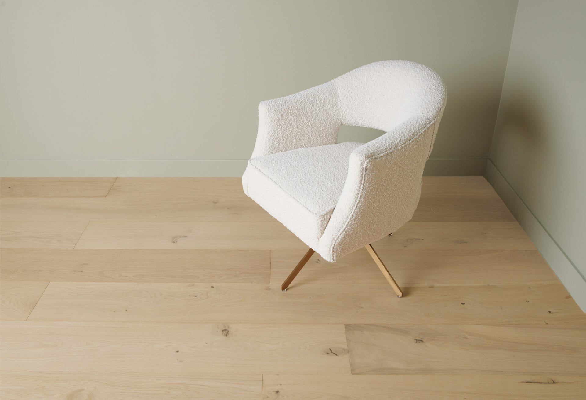 Milano 10-1/4″ Wide – White Oak Engineered Hardwood Flooring